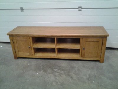EX DISPLAY Bargain TV Unit. Oak & Real oak veneer