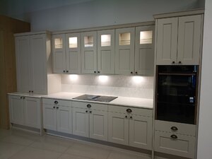 Ex-Display Wakefield Shaker Kitchen in Taupe Grey with Neff and Quartz Worktops