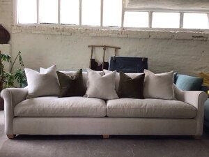 Couch & Co Large 4-Seater Grand Sofa | Light Grey 250 x 110 x 80cm | Ex-Display