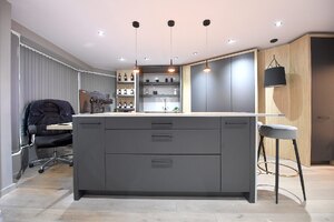 Ex-Display German Kitchen Island with Silestone Quartz Worktop