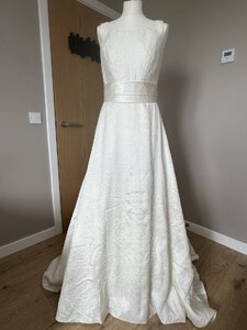 Ex-Display Alan Hannah Ivory Brocade Wedding Dress Size 14