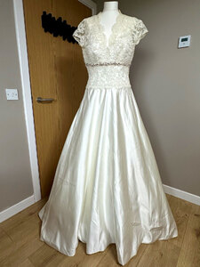 Ex-Display With Tags Alan Hannah Clementine Wedding Dress Size 12