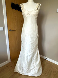 Ex-Display Alan Hannah Electra Ivory Wedding Dress
