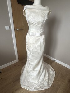 Ex-Display Alan Hannah Sorrento Wedding Dress Size 12
