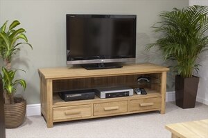Clearance Milan Oak Plasma TV Unit, 100% Solid Oak Drawers, Glass Shelf, Ex-Display