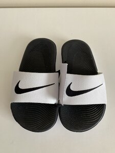Nike Slide Kids UK10.5 EU28 White/Black Ex-Display