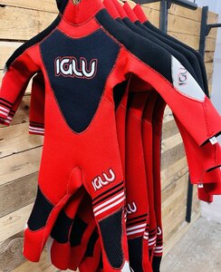 Iglu Kids 4/3 Wetsuit, Size 5 (S) in Red - Ex-Display