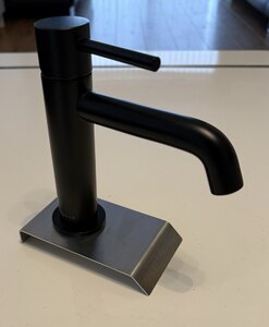 Saneux Black Modern Basin Mixer Tap - New Ex-Display, No Fittings Included