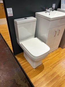 Ex-Display Kartell Moderno Square Toilet
