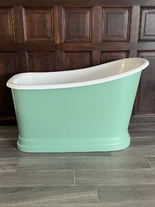 Unused Ex-Display Albion Bath Company Tubby Torre 1400mm Freestanding Roll Top Bath
