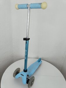 Mini Micro Deluxe Scooter Ex-Display Blue Great Condition