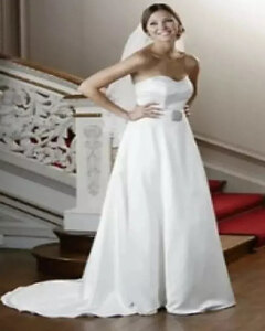 Nicholas Millington Tulip Wedding Dress Size 8/10 Ivory BNWOT Ex-Display