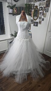 Bride Land By Von Sautner Embellished Wedding Dress And Bolero Ex-Display Size 8