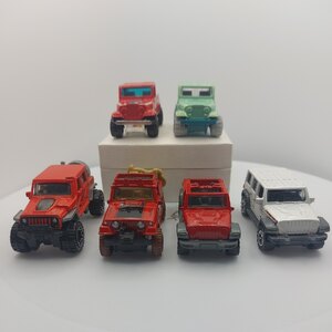 Hot Wheels Jeeps X 4 Matchbox X 2 All Ex-Display Mint Loose