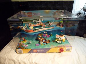 Lego Friends Sets 41381 and 41378 in Ex Shop Display Case with Lights