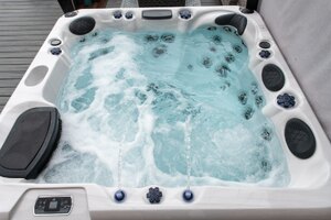 American Gecko Ex-Display Hot Tub Spa with 56 Jets, Bluetooth and Waterfall