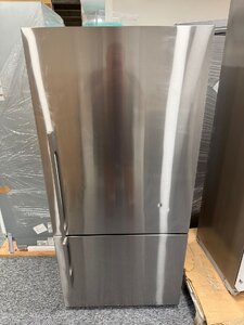 Ex-Display Fisher & Paykel Fridge Freezer RF522BRXFD5, Right Hand Hinged, Silver