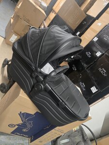 Icandy Peach 7 Studio Carrycot - Ex-Display - Brand New Mattress