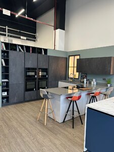 Ex-Display Hacker Comet Graphite/Grey Kitchen - Silestone Quartz Worktop Included