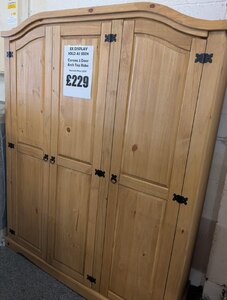 Corona 3 Door Arch Top Pine Wardrobe (Ex-Display)