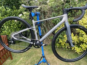Mondraker Arid R Gravel Bike Size M Golden Silver Ex-Display SRAM Apex Mavic