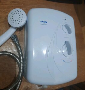 Triton Enrich 8.5kW Electric Shower White Manual Control 3 Settings Ex-Display