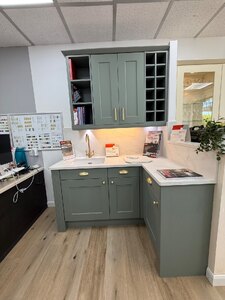 Ex-Display Reed Green Kitchen Quartz Worktop Franke Sink