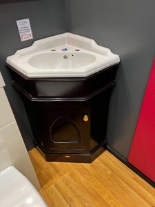 Ex-Display Traditional Victorian Designed Bathroom Corner Unit With Basin Mahogany