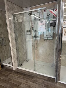 Ex-Display Kudos Pinnacle 8 Level Access Sliding Shower Doors 2000mm High