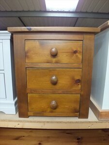 Clearance Oakley Pine Bedside Cabinet Handmade Nightstand 3 Drawers Ex-Display
