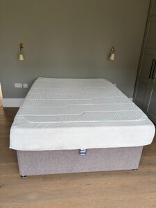 Tempur White King Memory Foam Mattress Ex-Display Excellent Condition