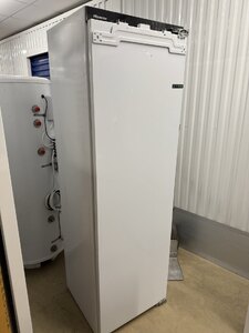 Hisense RL3B303SAWE Built In Larder Fridge, 300 Litres, Ex-Display