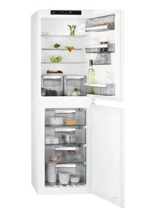 Ex-Display AEG SCE818F6NS 50/50 Integrated Fridge Freezer - White