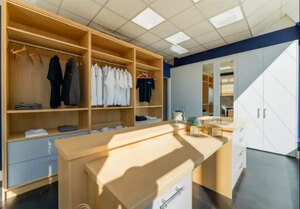 Edwin Loxley Ex-Display Walk In Wardrobe With Island