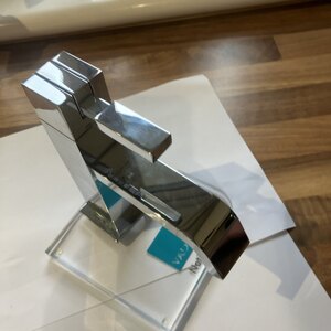 Vado Té Slimline Monobasin Mixer Bright Chrome Ex-Display