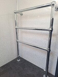 650mm Wide Chrome Towel Warmer Radiator - Ex-Display