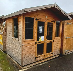 8x6 Traditional Summerhouse Ex-Display