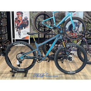 Pivot Mach 4 SL Pro XT/XTR 120mm Fork Grey Medium Mountain Bike Ex-Display