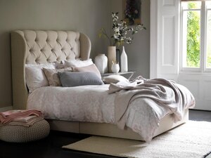 Button & Sprung King Upholstered Divan Bed with Mattress and 4 Drawers, Ex-Display