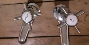 Ex-Display GoodHome Bynea Bath Pillar Tap, Pack of 2