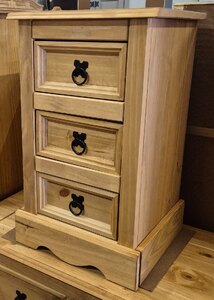 Corona Narrow 3 Drawer Pine Bedside Table (Ex-Display)