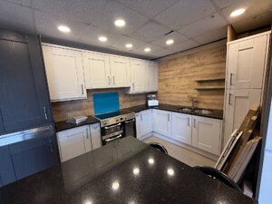 Brand New Ex-Display Two-Colour Shaker Kitchen