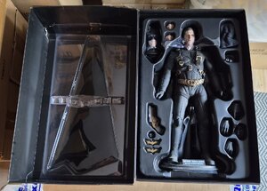 Hot Toys Batman Begins Bruce Wayne Batsuit MMS155 Boxed Ex-Display Ankle Issues