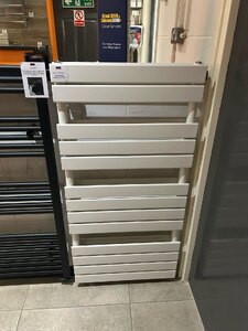 Aqualla Source with Aromawell Radiator 1230x600mm White Ex-Display
