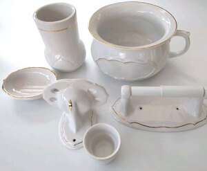 Traditional 5 Piece Bathroom Accessory Set White Gold Effect Detail Ex-Display