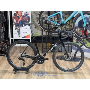 Giant TCR Advanced Pro 1 Di2 Large Carbon 2025 Ex-Display Road Bike