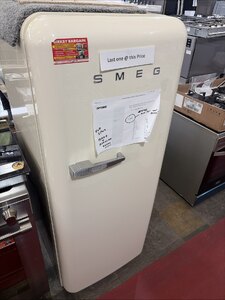 Smeg Retro Cream Freestanding Style Right Hinged Fridge with Icebox Ex-Display