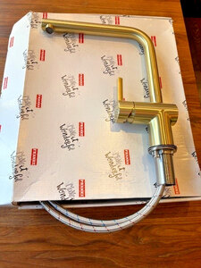 Ex-Display Franke Atlas Neo Kitchen Tap in Gold (Boxed) – Not Pullout