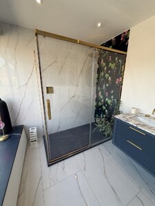 1700 X 900 Roman Showers Enclosure, Soft Close With Acquabella Tray, Ex-Display