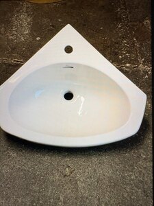 Roca White Corner Basin Ex-Display 500mm 1 Tap Hole Collection Only